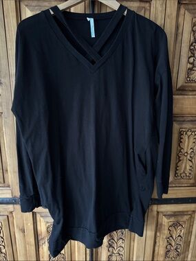 BELLAMI Black Long Sleeve V-Neck Tunic with Crisscross Straps